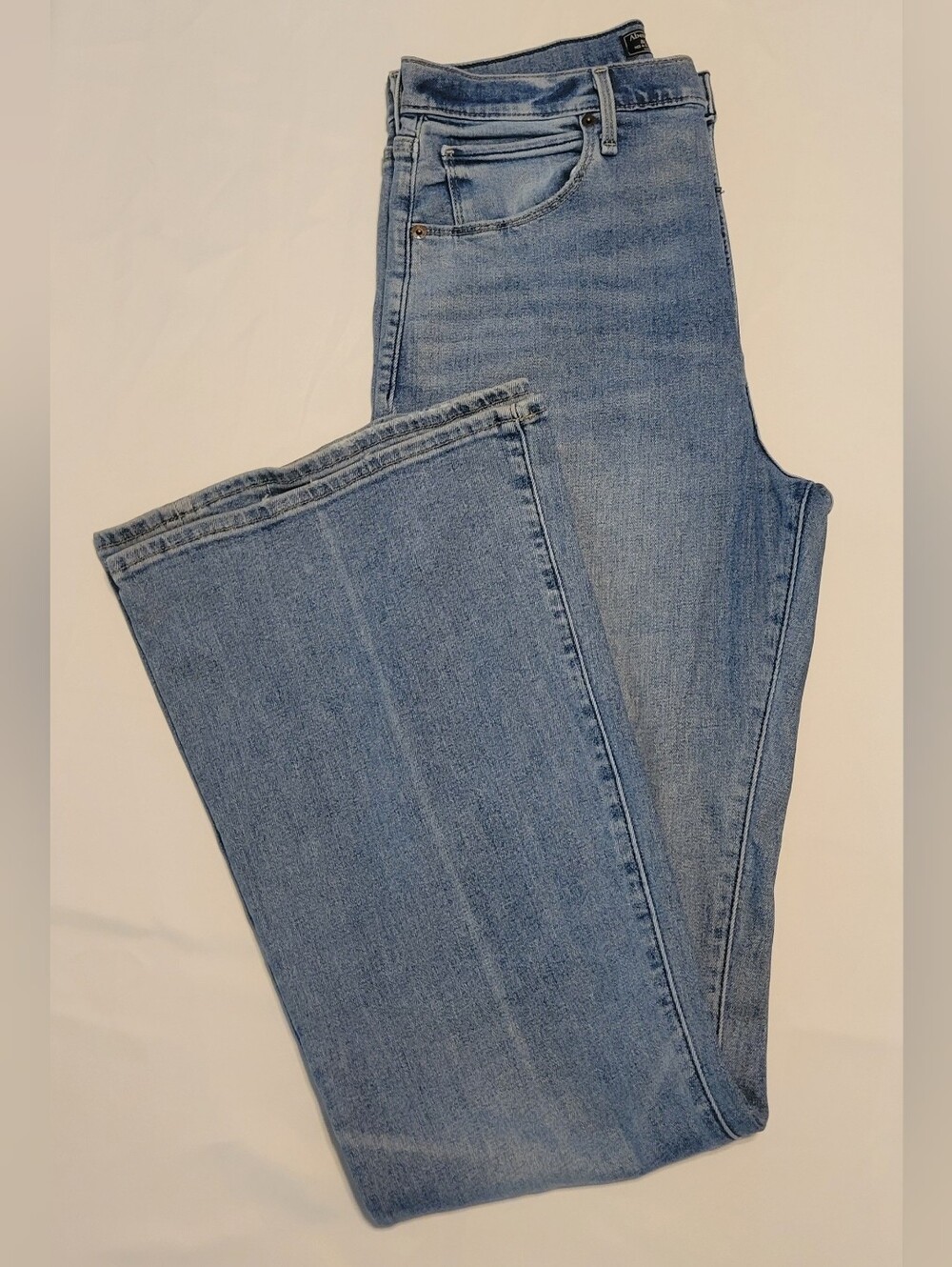 ABERCROMBIE & FITCH Women's FLARED Bell Bottom JEANS Well Worn See Pictures